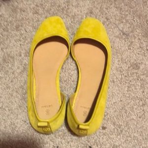Yellow suede Bill Blass flats size 7.5